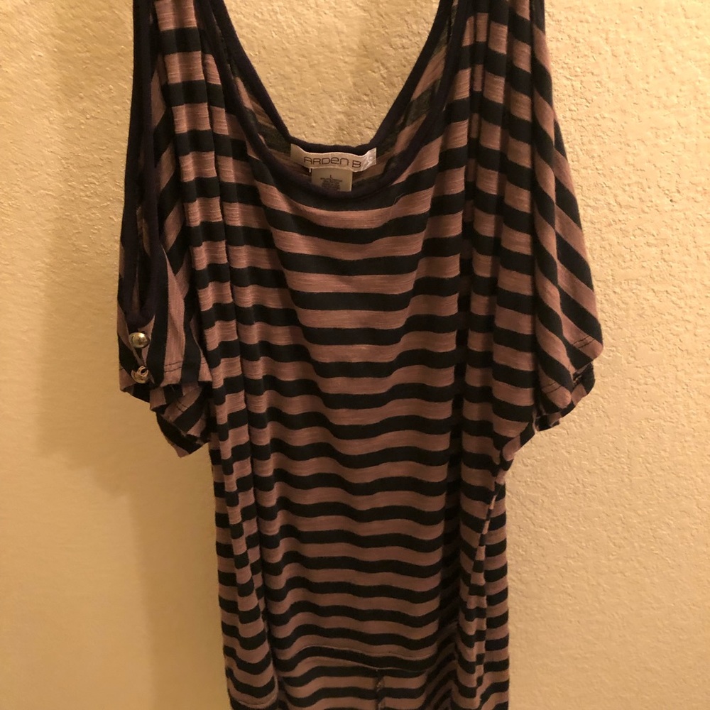 Cold shoulder top
